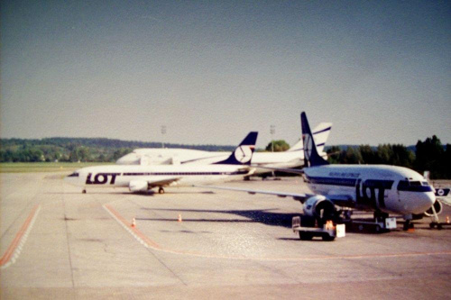 EPKK Balice 1 maja 2000
trzy boeingi na Naszej płycie #Balice #Kraków #Boeing747 #epkk